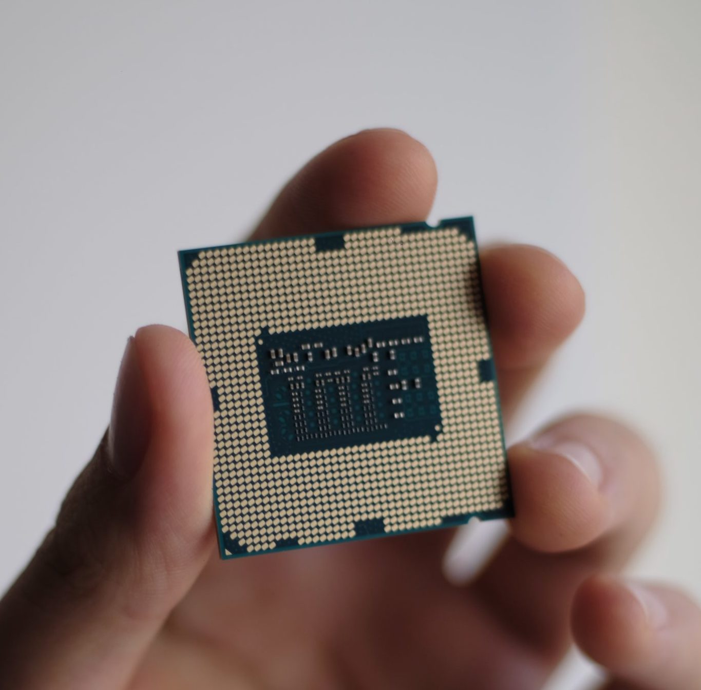 Обзор процессора Intel Core i3-12100F: Компактная Мощность для Бюджетных Решений